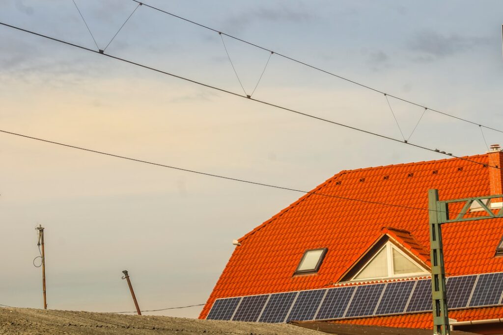 how solar panels reduce your electric bill